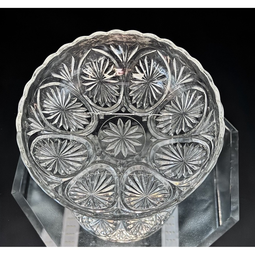 Vintage Anchor Hocking Clear Glass Bowl Star Cameo‎ Pattern Scalloped Edge 8.5"